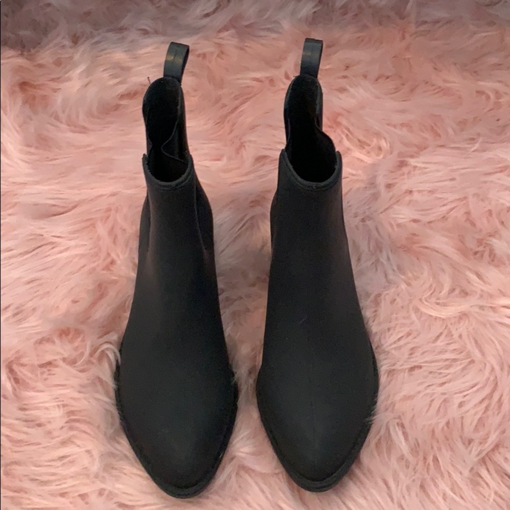 Pointed Ankle rainbooties